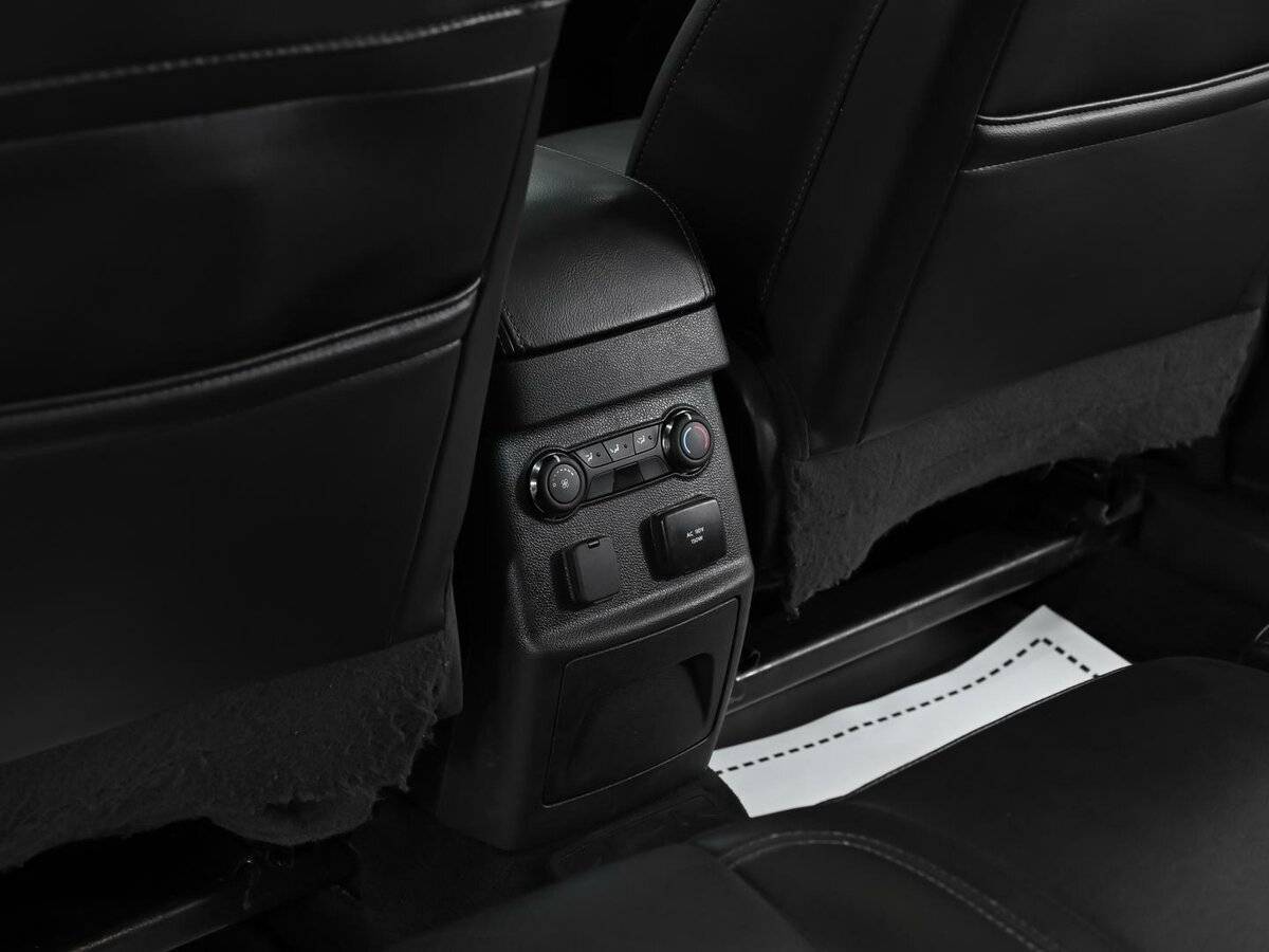 Ford Explorer с пробегом — 2013 год. Фото: #15