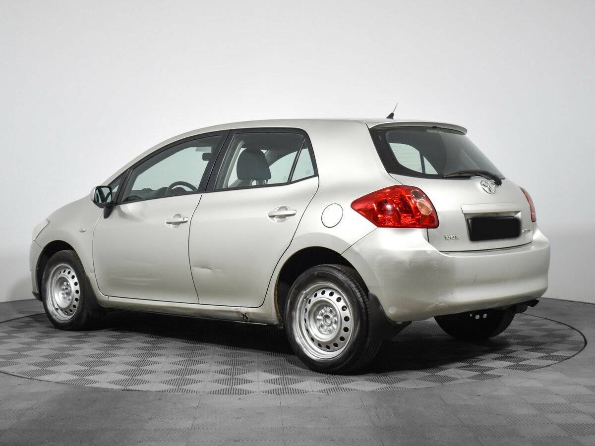 Toyota Auris с пробегом — 2008 год. Фото: #6