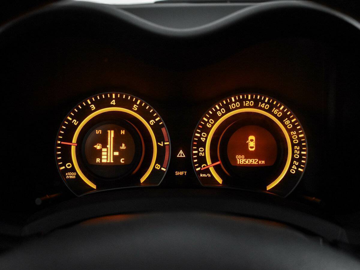 Toyota Auris с пробегом — 2008 год. Фото: #16