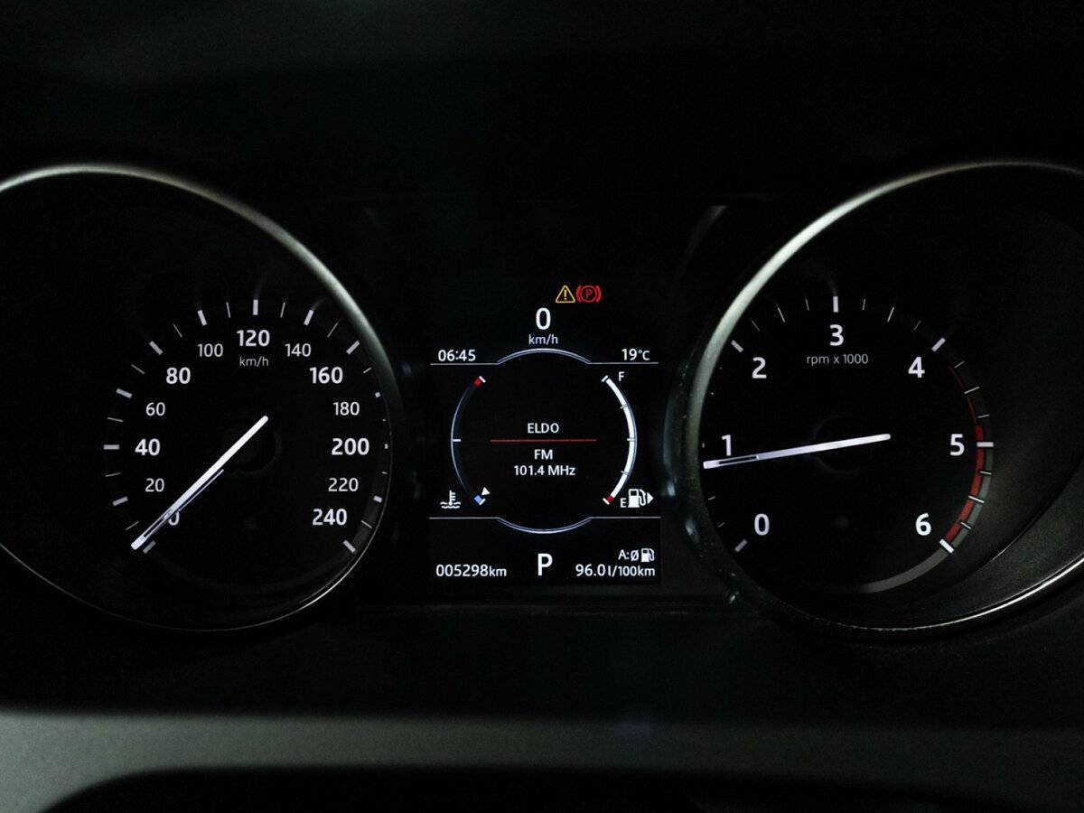 Land Rover Discovery Sport с пробегом — 2018 год. Фото: #11