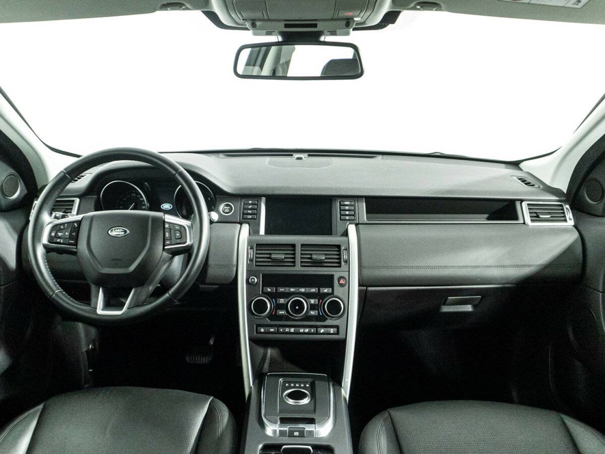 Land Rover Discovery Sport с пробегом — 2018 год. Фото: #12