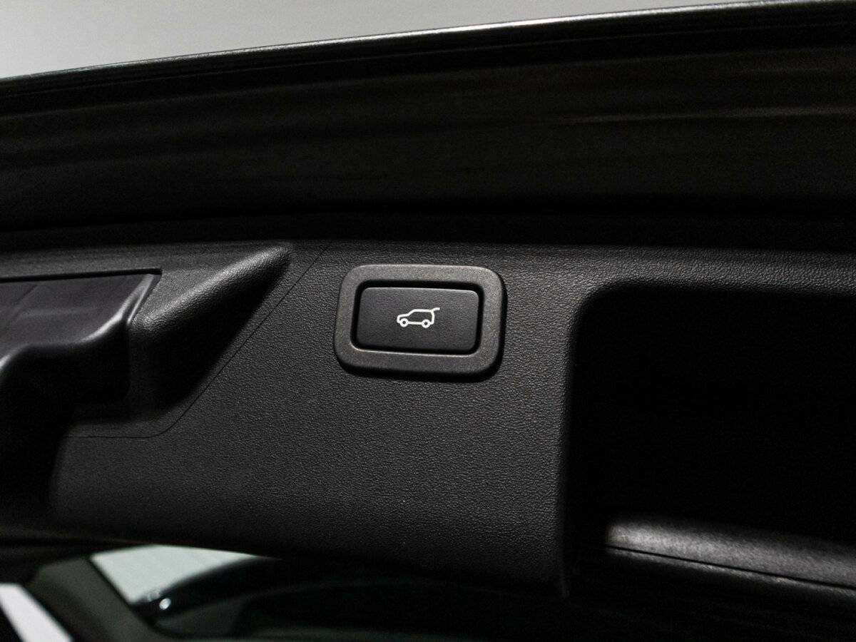 Land Rover Discovery Sport с пробегом — 2018 год. Фото: #15