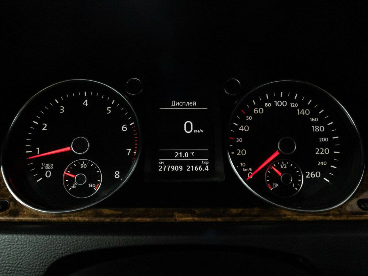 Volkswagen Passat с пробегом — 2011 год. Фото: #12