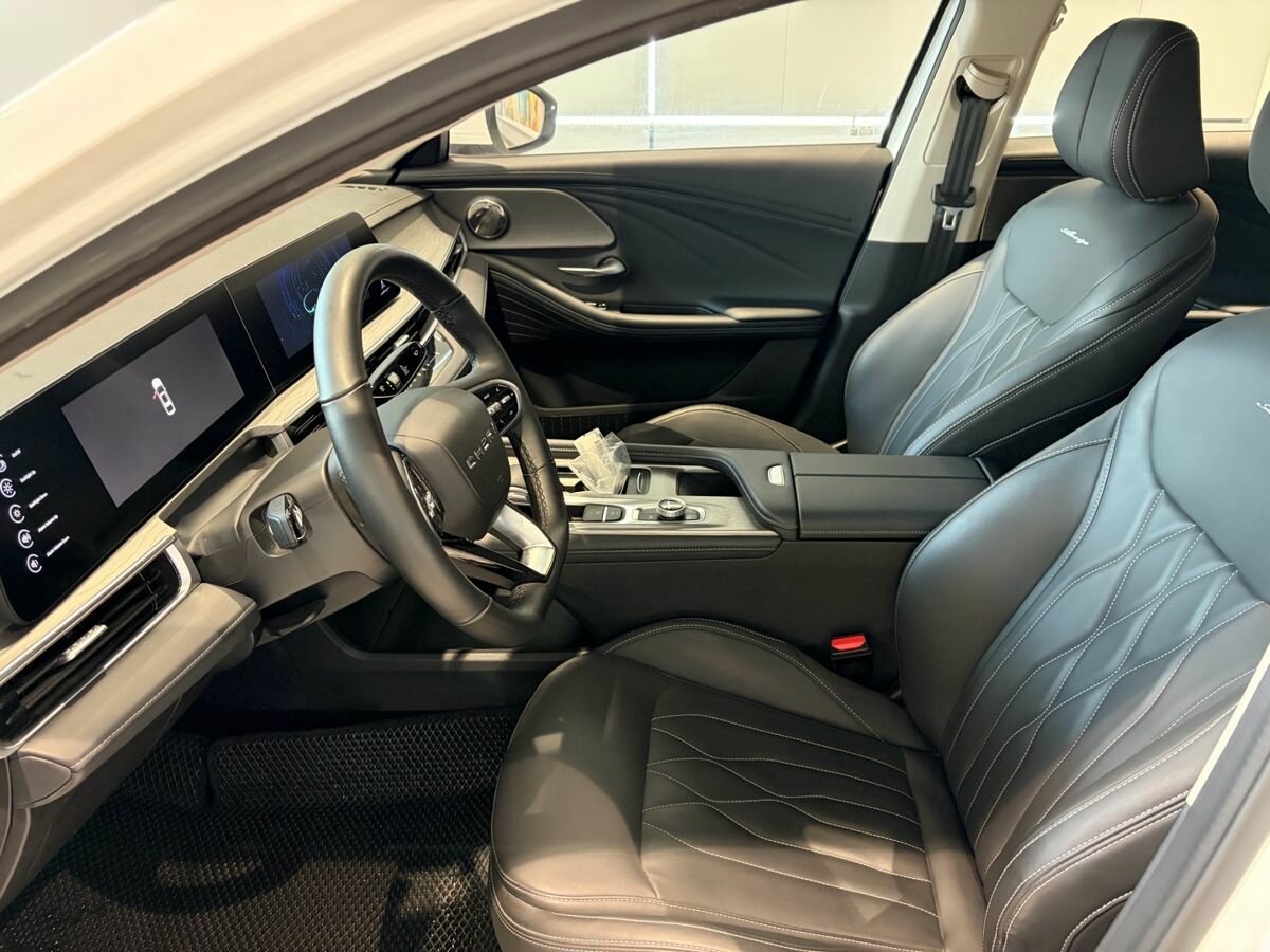 Chery Arrizo 8 с пробегом — 2024 год. Фото: #6