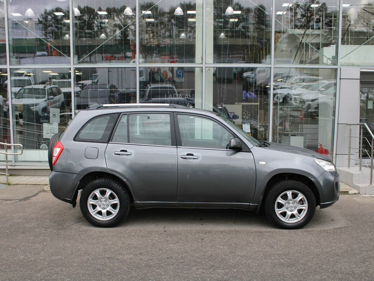 Chery Tiggo (T11) с пробегом — 2015 год. Фото: #2