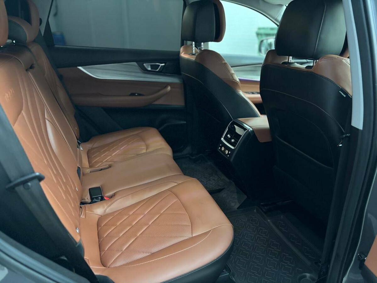 Chery Tiggo 8 Pro e+ с пробегом — 2023 год. Фото: #18