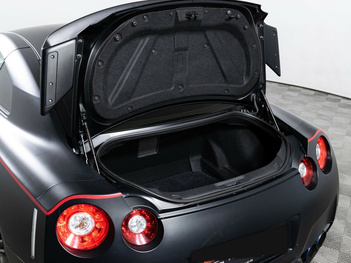 Nissan GT-R с пробегом — 2011 год. Фото: #6