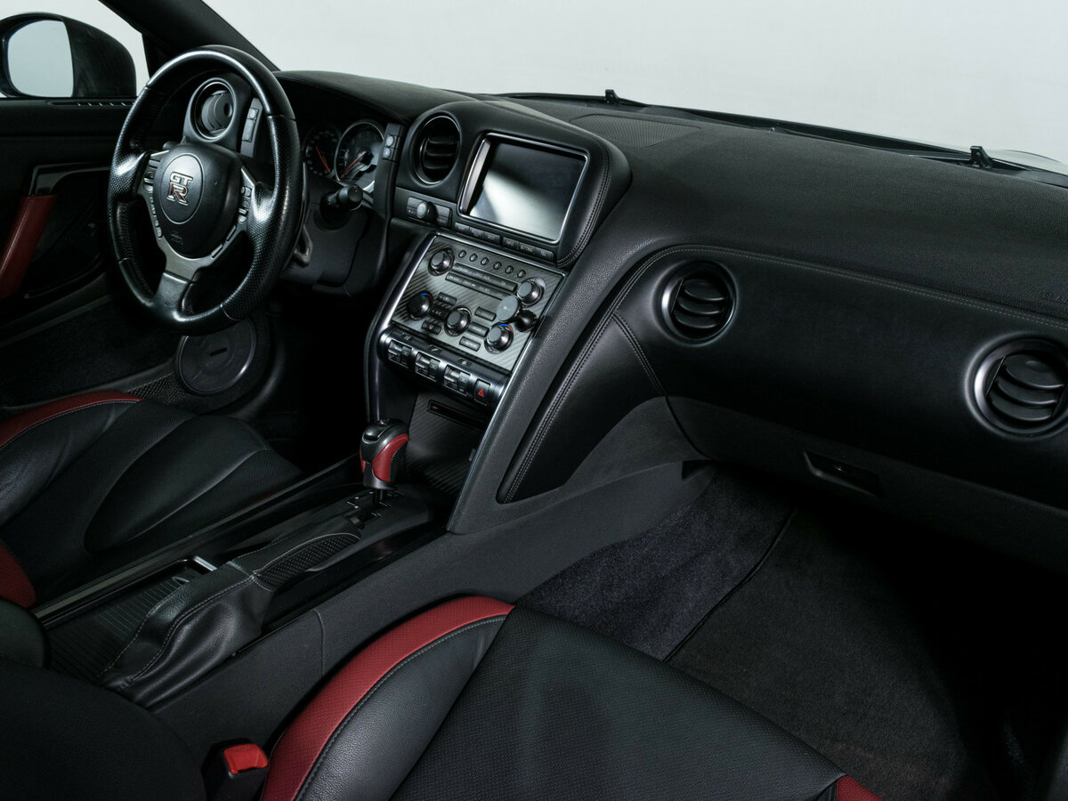 Nissan GT-R с пробегом — 2011 год. Фото: #7