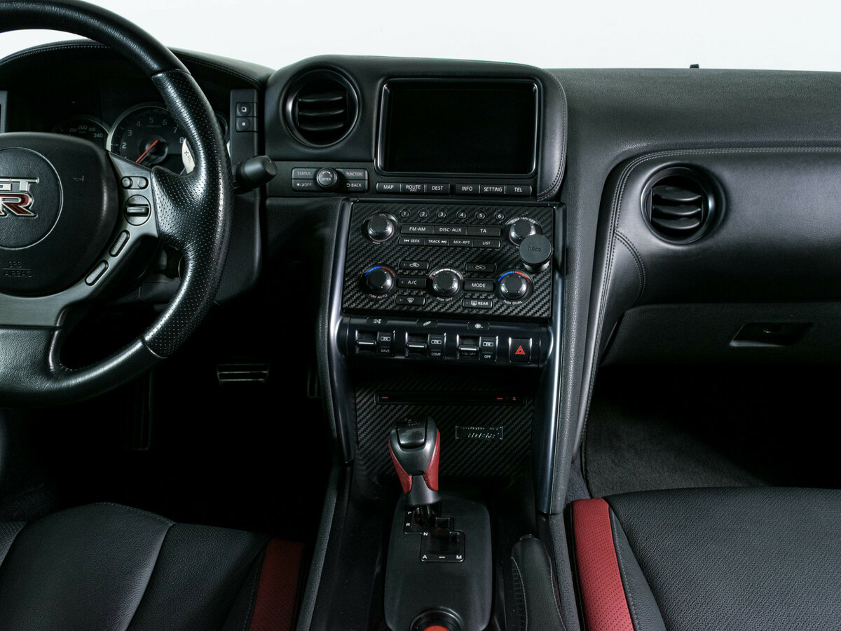 Nissan GT-R с пробегом — 2011 год. Фото: #8