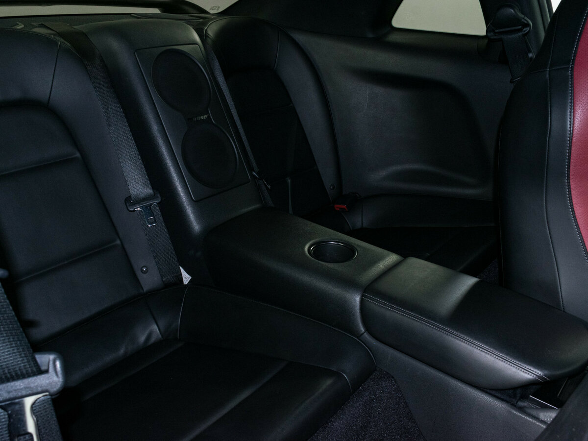 Nissan GT-R с пробегом — 2011 год. Фото: #9