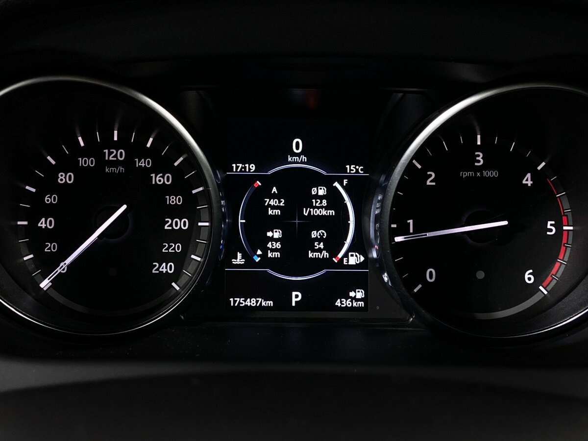 Land Rover Discovery Sport с пробегом — 2018 год. Фото: #10