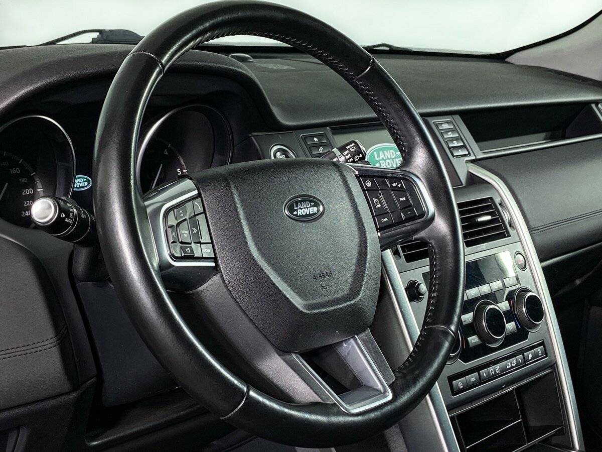 Land Rover Discovery Sport с пробегом — 2018 год. Фото: #11