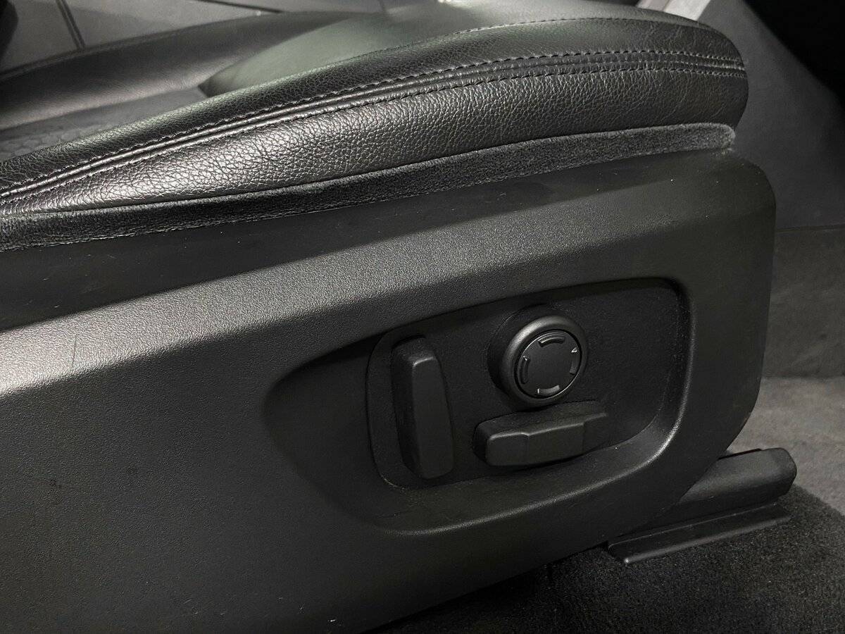 Land Rover Discovery Sport с пробегом — 2018 год. Фото: #14