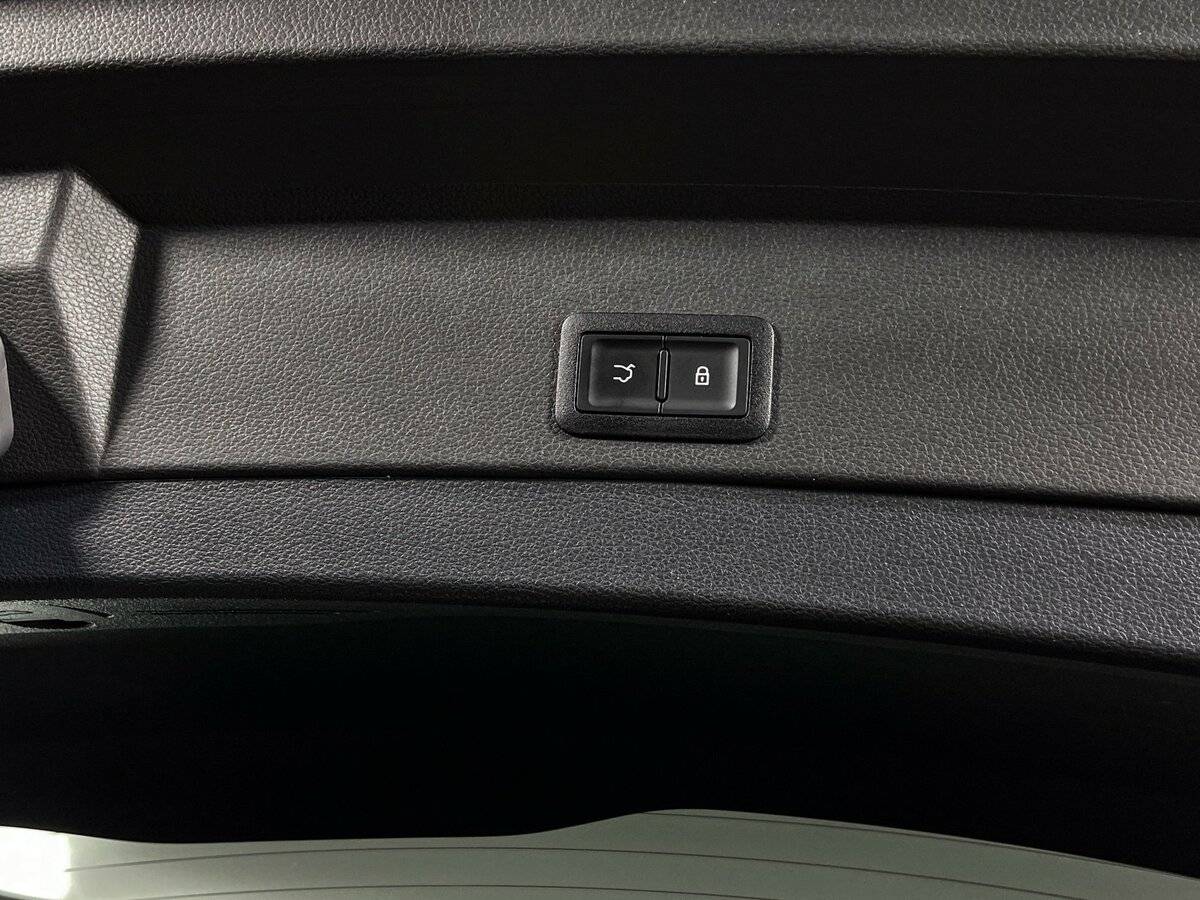 Hongqi E-HS9 с пробегом — 2023 год. Фото: #9