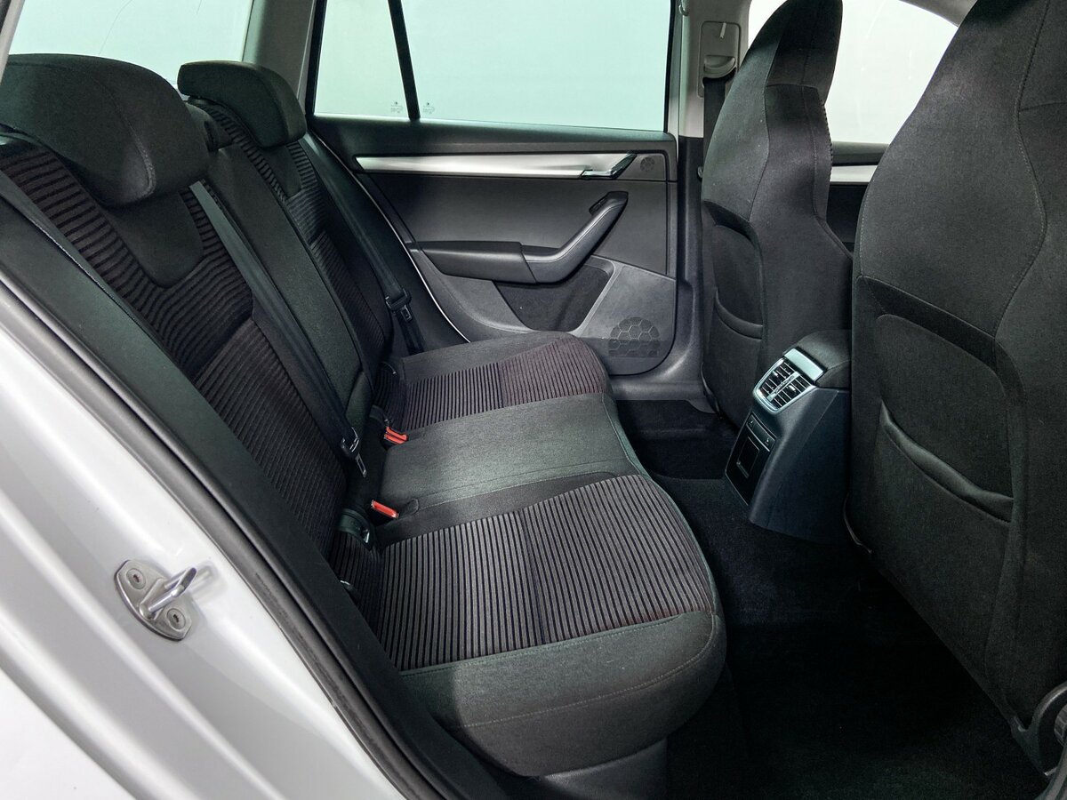 Skoda Octavia с пробегом — 2015 год. Фото: #10