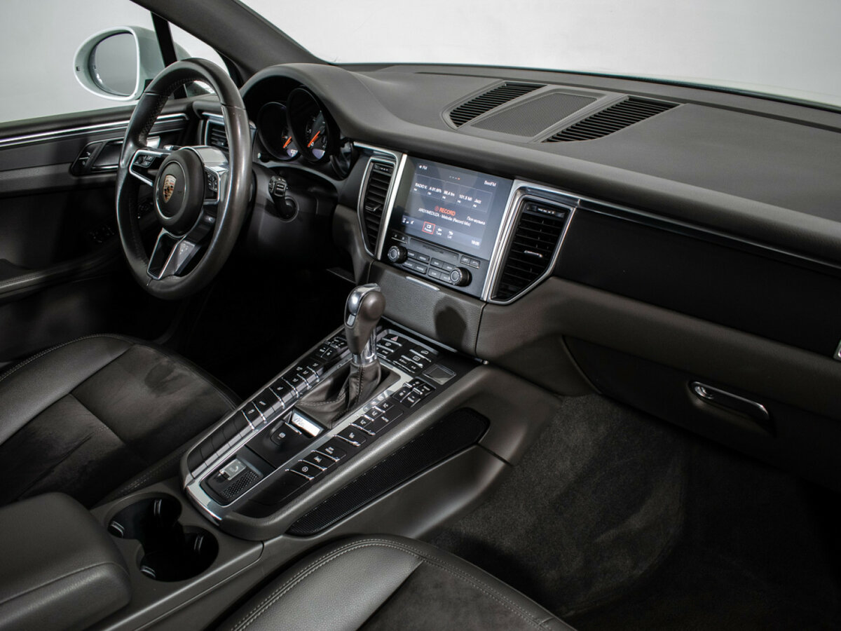 Porsche Macan с пробегом — 2018 год. Фото: #8