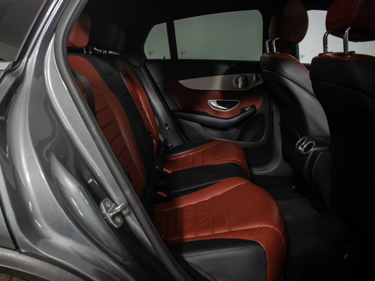 Mercedes-Benz GLC Coupe с пробегом — 2017 год. Фото: #9