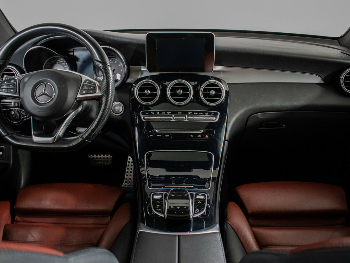 Mercedes-Benz GLC Coupe с пробегом — 2017 год. Фото: #10