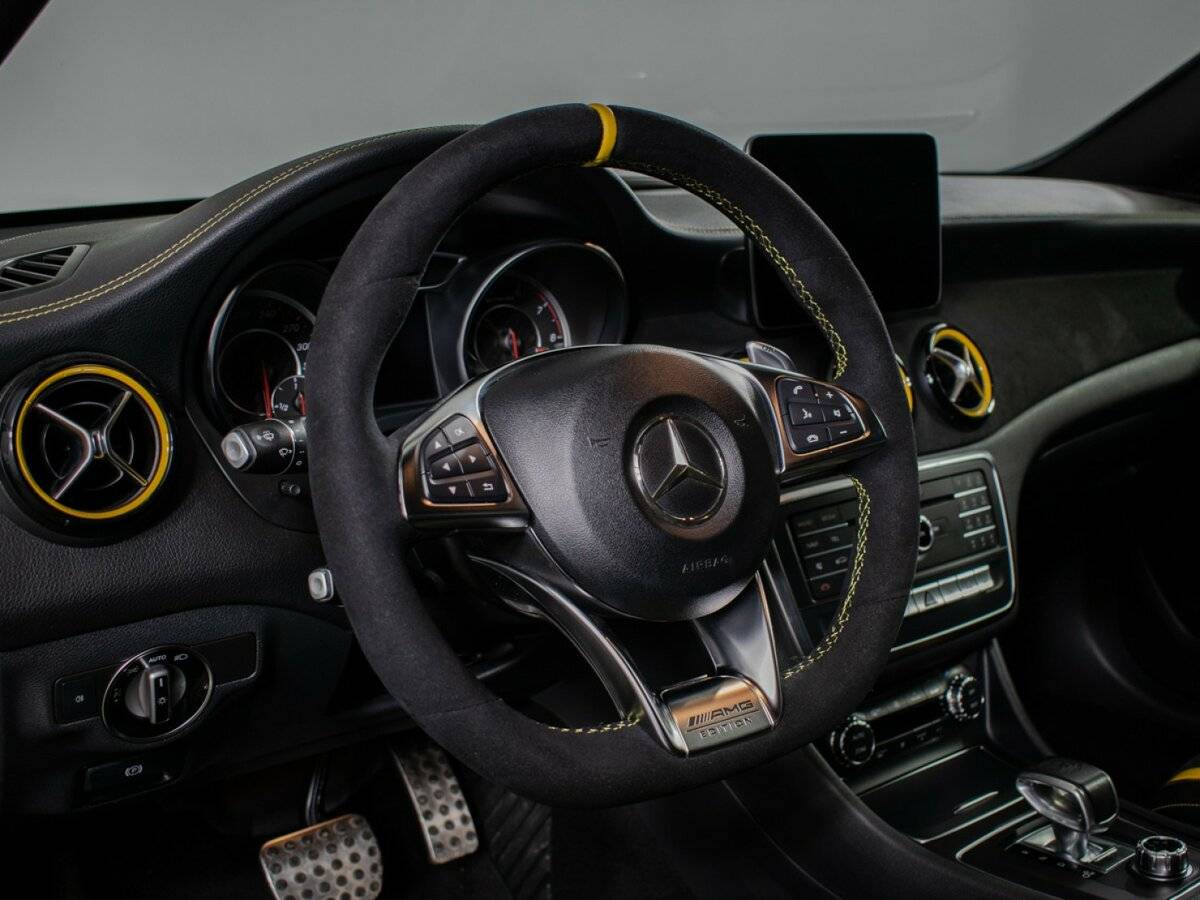 Mercedes-Benz GLA AMG с пробегом — 2018 год. Фото: #16