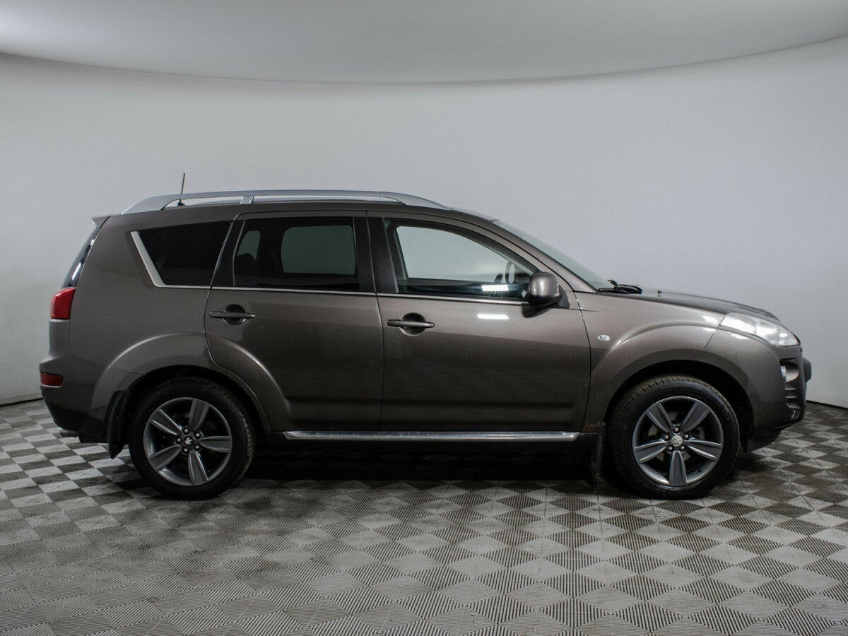 Peugeot 4007 с пробегом — 2010 год. Фото: #3