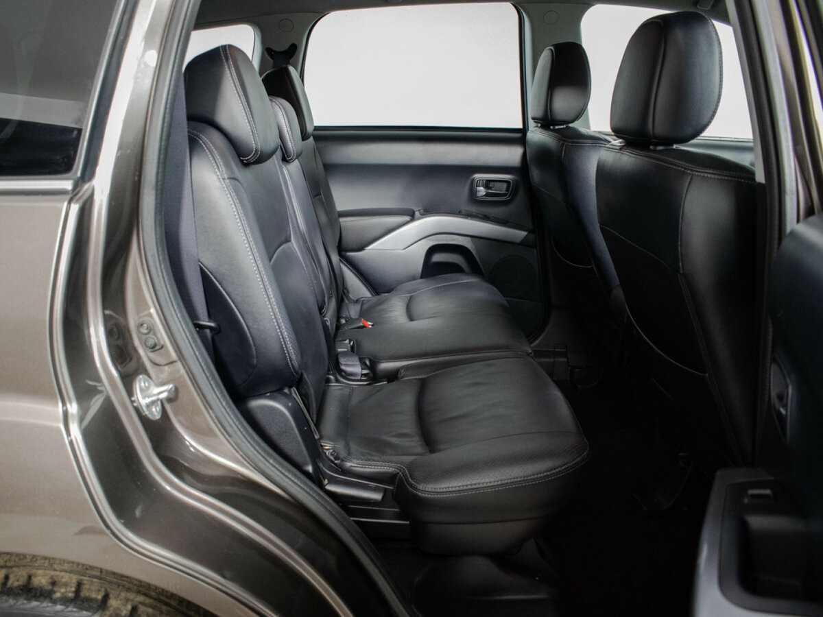 Peugeot 4007 с пробегом — 2010 год. Фото: #8