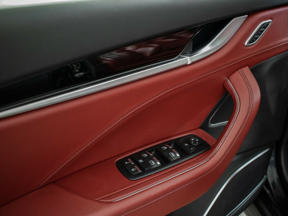 Maserati Levante с пробегом — 2017 год. Фото: #16