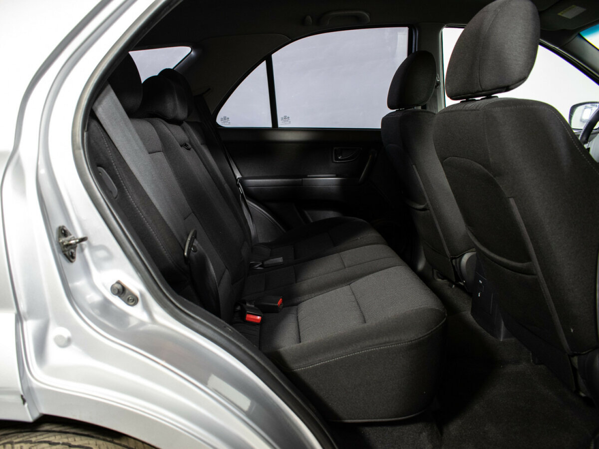 Kia Sorento с пробегом — 2007 год. Фото: #9