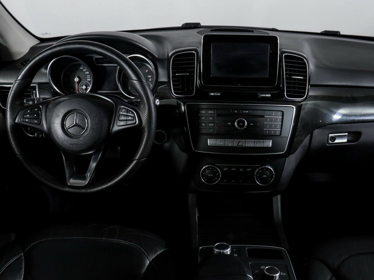 Mercedes-Benz GLE с пробегом — 2016 год. Фото: #11