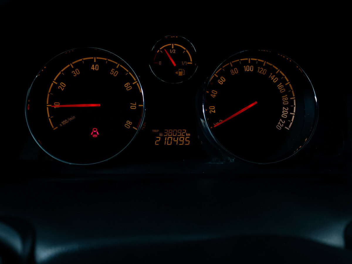 Opel Antara с пробегом — 2013 год. Фото: #10