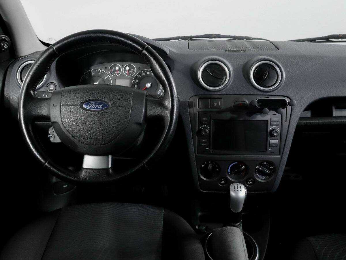 Ford Fusion с пробегом — 2006 год. Фото: #9