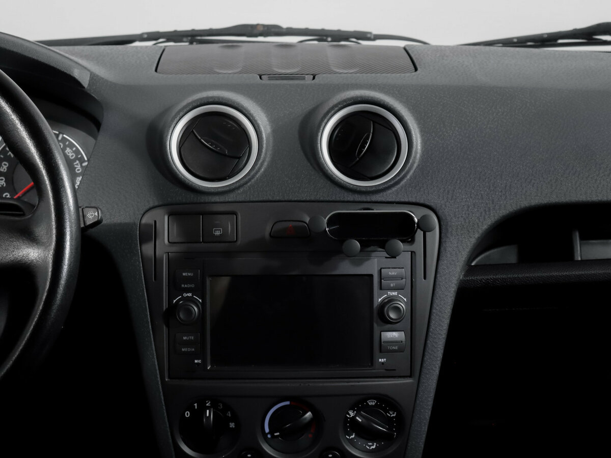 Ford Fusion с пробегом — 2006 год. Фото: #10