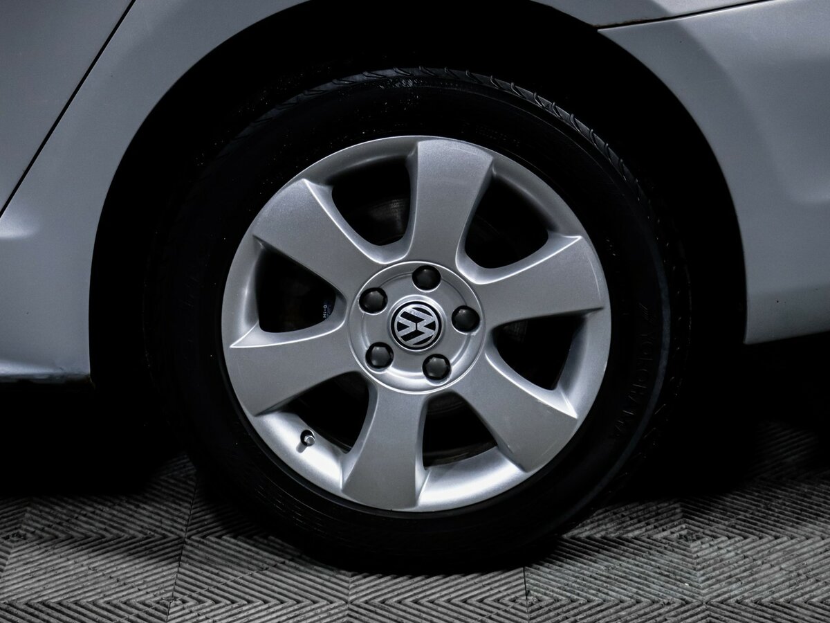 Volkswagen Jetta с пробегом — 2011 год. Фото: #10