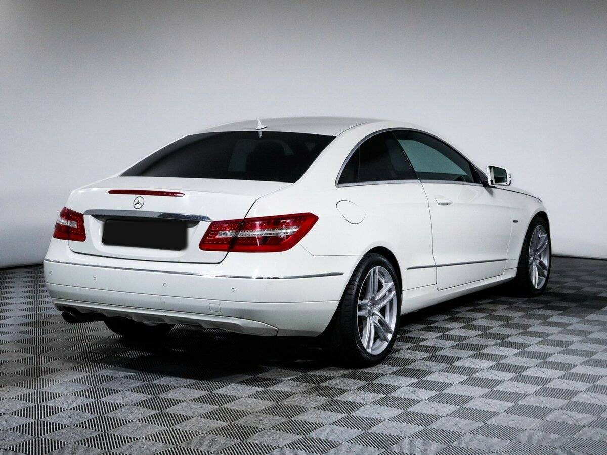 Mercedes-Benz E-Класс с пробегом — 2010 год. Фото: #3