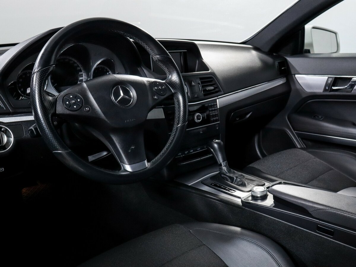 Mercedes-Benz E-Класс с пробегом — 2010 год. Фото: #10