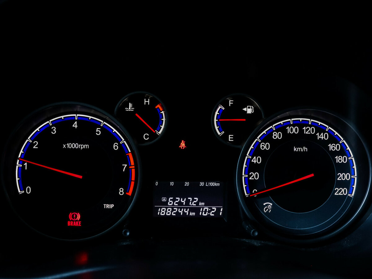 Suzuki SX4 с пробегом — 2010 год. Фото: #8