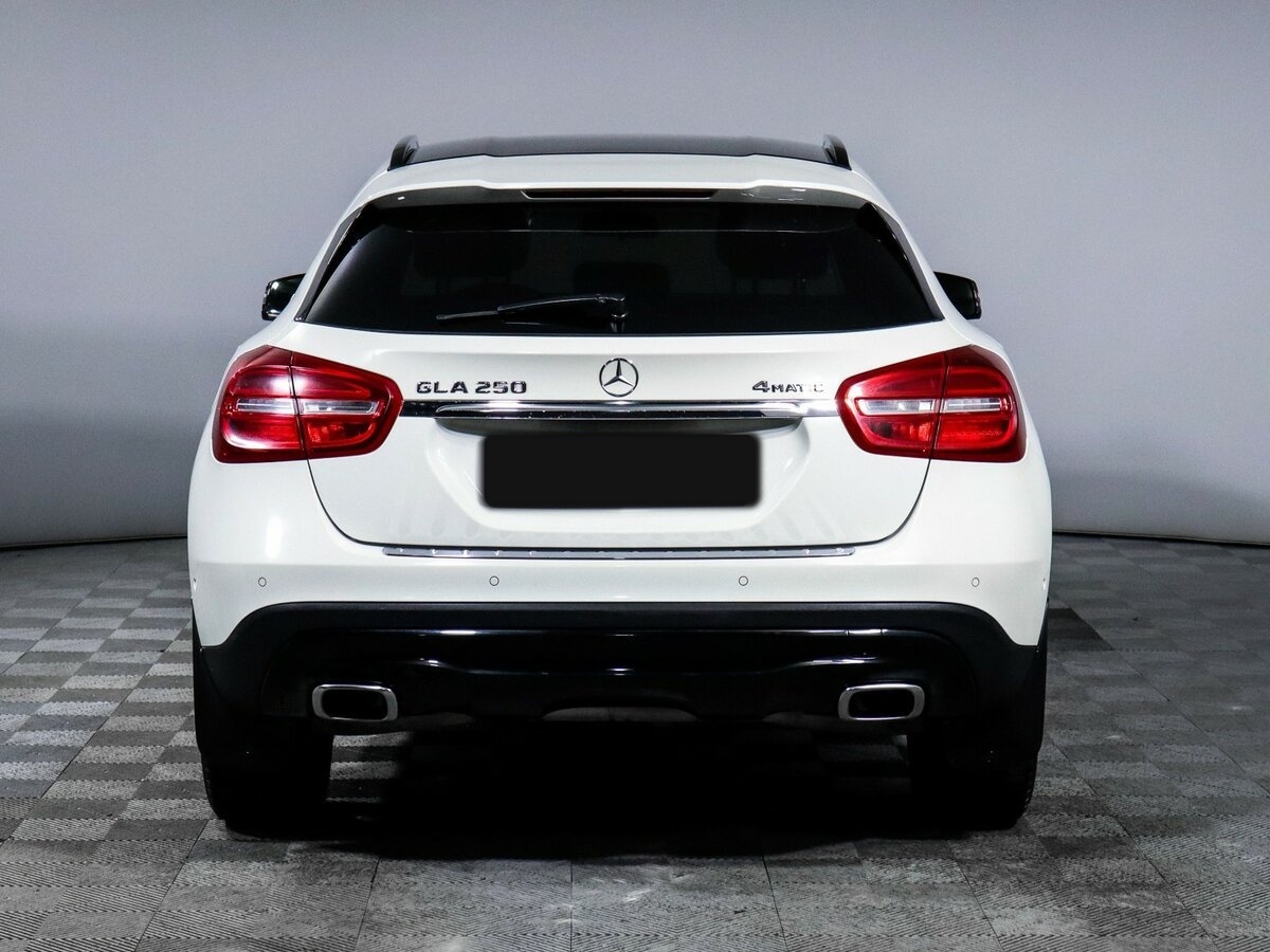 Mercedes-Benz GLA с пробегом — 2015 год. Фото: #4