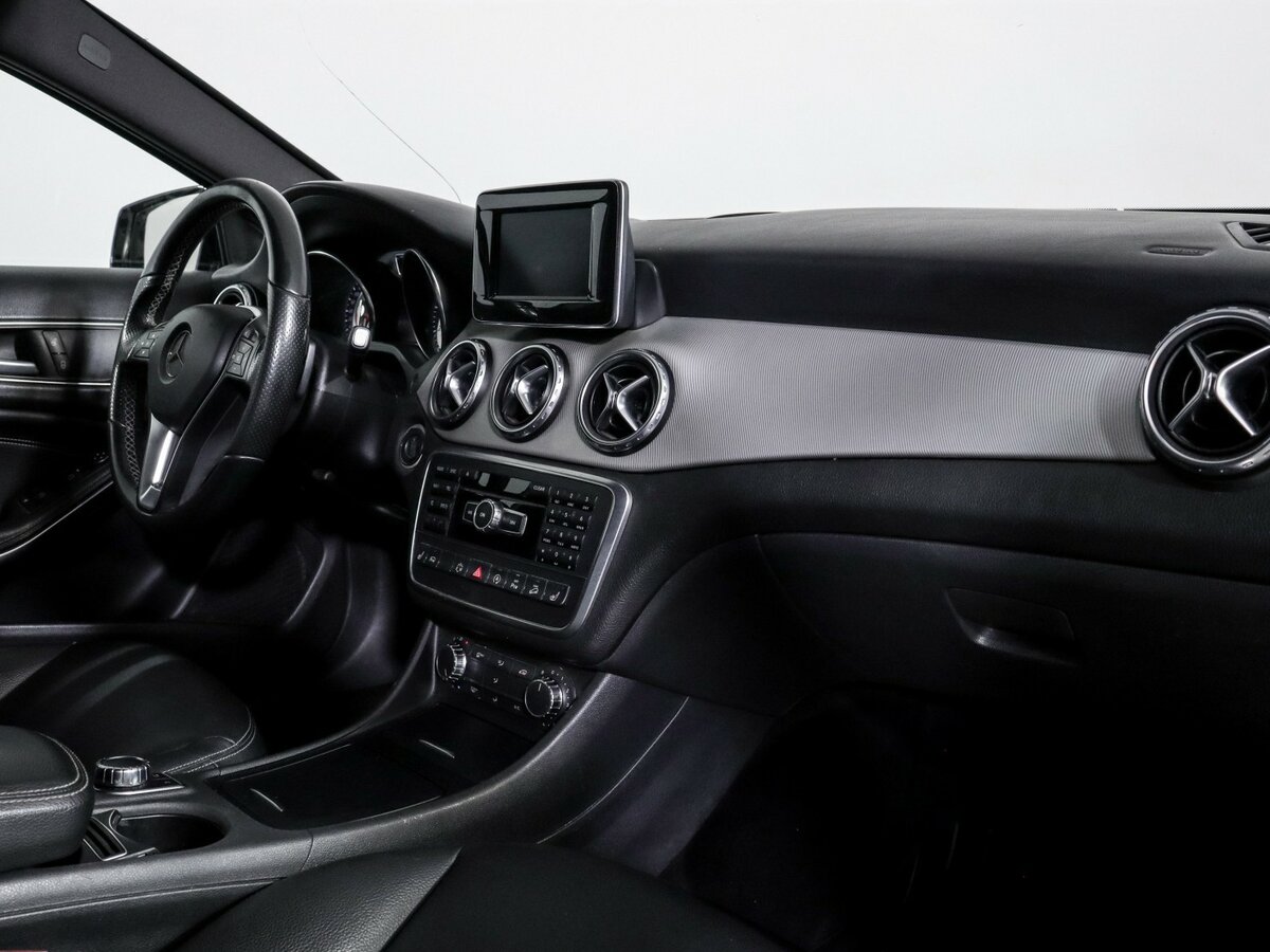Mercedes-Benz GLA с пробегом — 2015 год. Фото: #6
