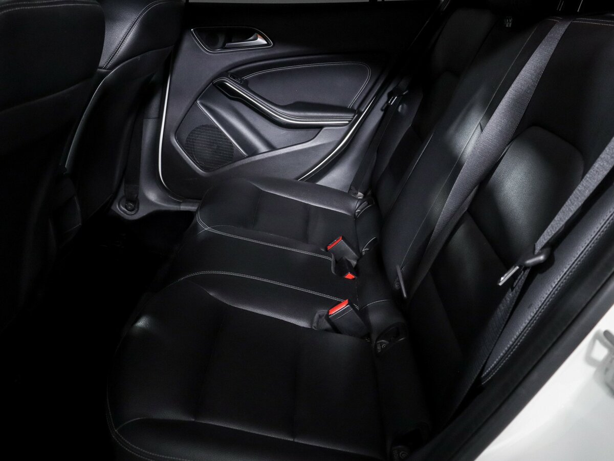 Mercedes-Benz GLA с пробегом — 2015 год. Фото: #7