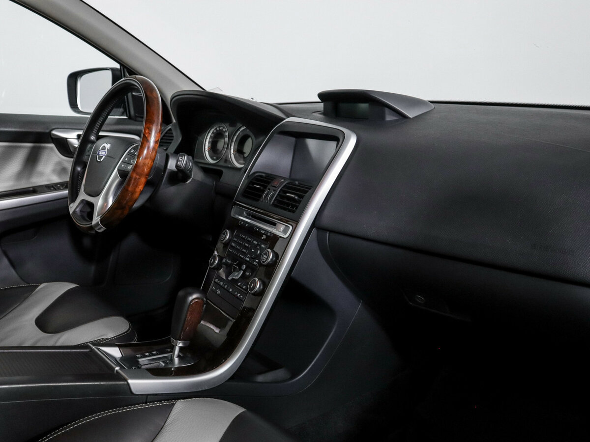 Volvo XC60 с пробегом — 2010 год. Фото: #6