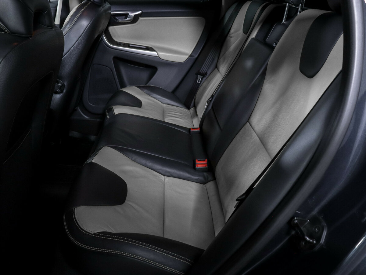 Volvo XC60 с пробегом — 2010 год. Фото: #7