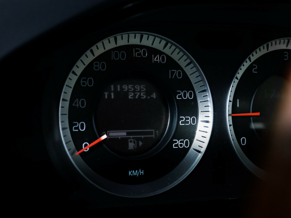 Volvo XC60 с пробегом — 2010 год. Фото: #8