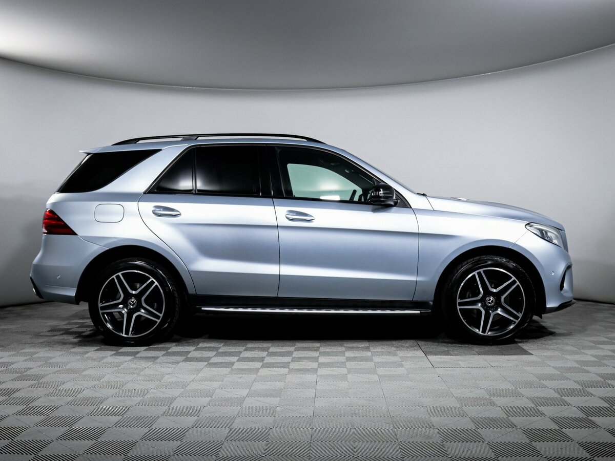 Mercedes-Benz GLE с пробегом — 2017 год. Фото: #3