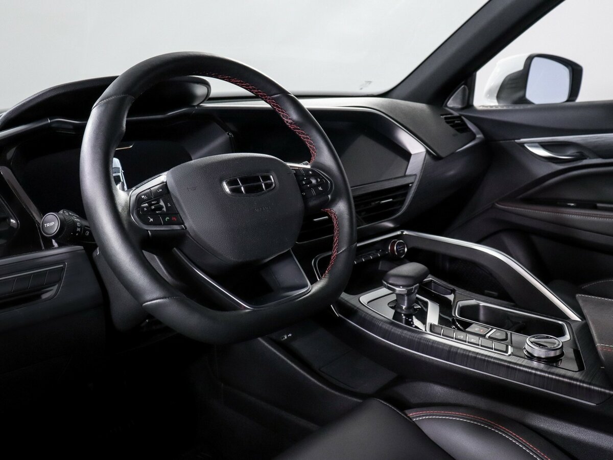 Geely Tugella с пробегом — 2024 год. Фото: #11