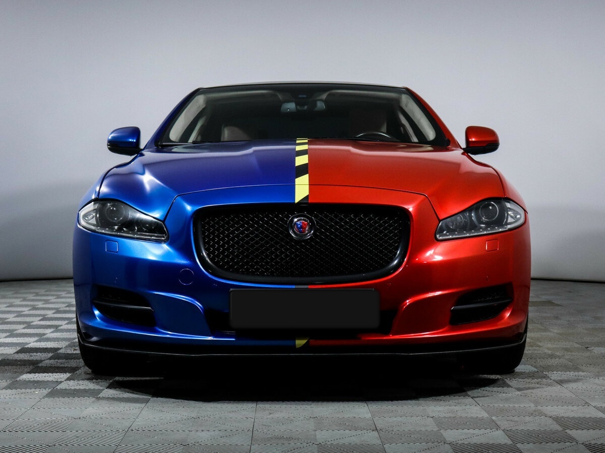 Jaguar XJ с пробегом — 2011 год. Фото: #1