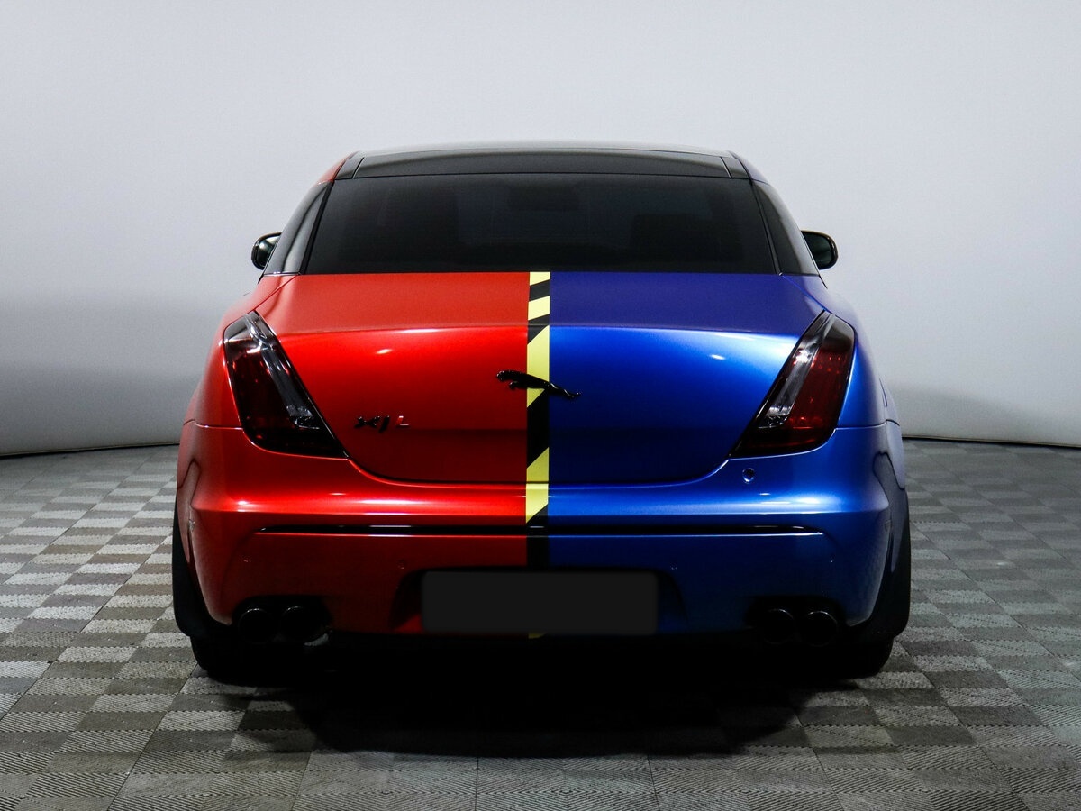 Jaguar XJ с пробегом — 2011 год. Фото: #4