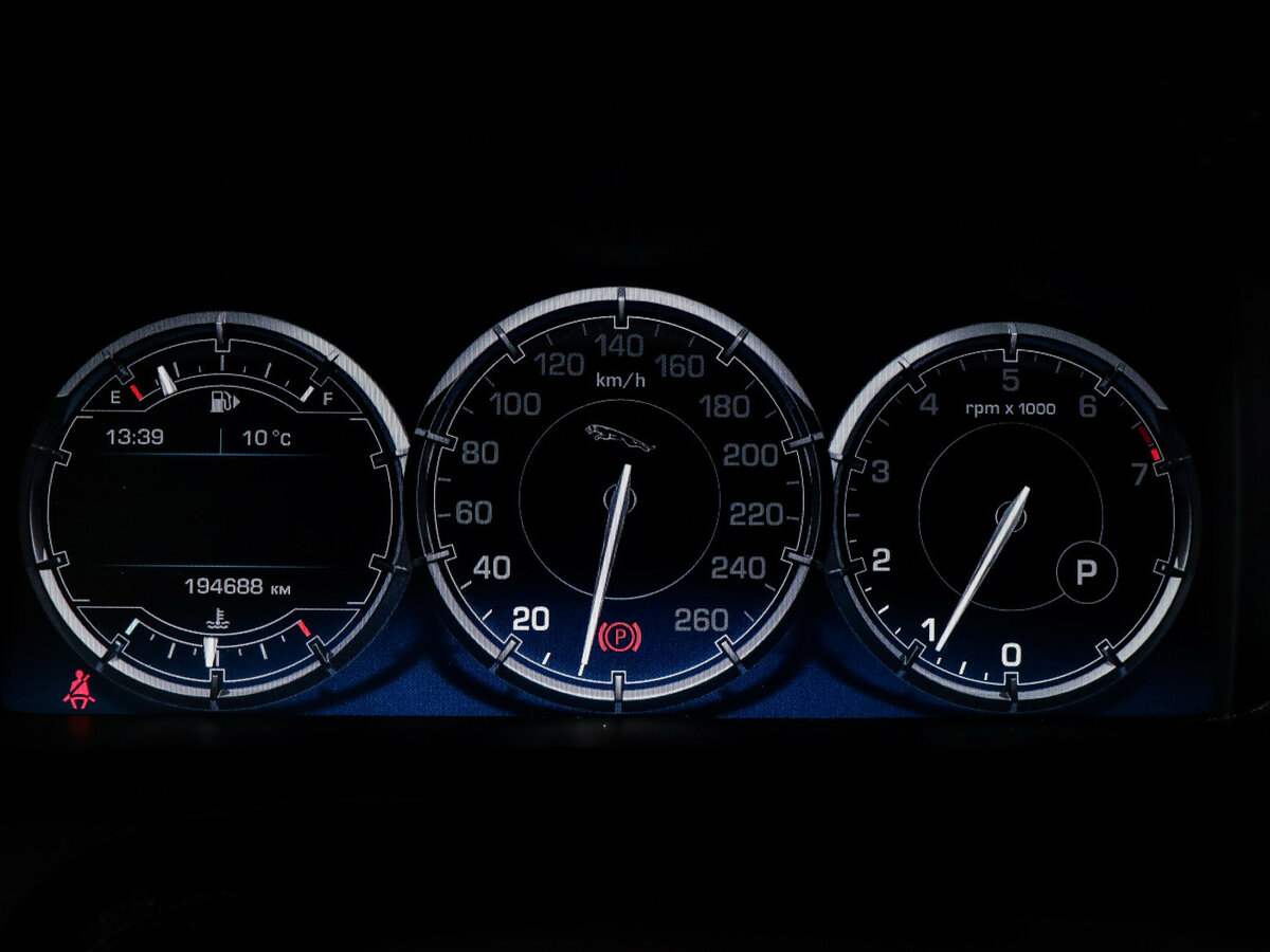 Jaguar XJ с пробегом — 2011 год. Фото: #8