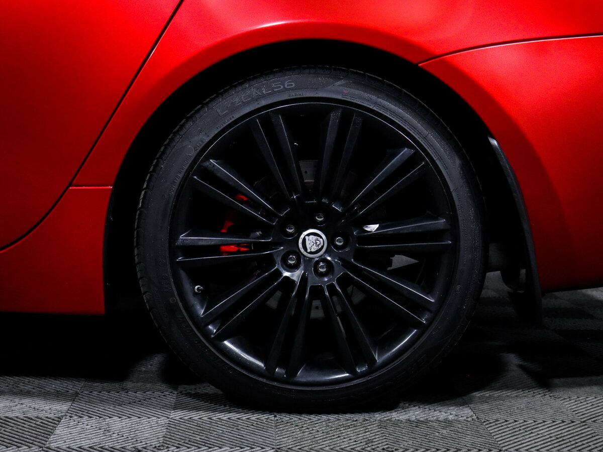 Jaguar XJ с пробегом — 2011 год. Фото: #11