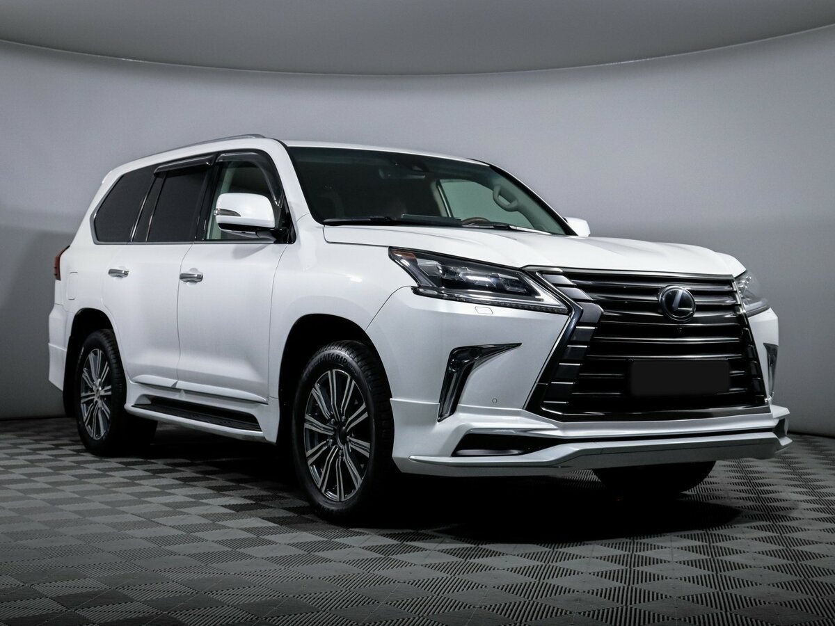 Lexus LX с пробегом — 2015 год. Фото: #2