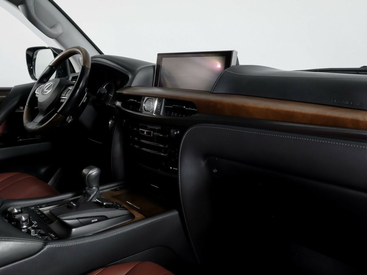 Lexus LX с пробегом — 2015 год. Фото: #8