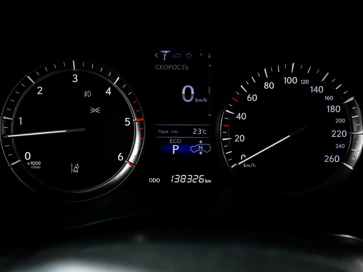 Lexus LX с пробегом — 2015 год. Фото: #10